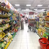 Los consumidores realizan compras en un supermercado GO! en el barrio de Tan My, Ciudad Ho Chi Minh. (Foto: VNA)