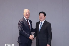 El presidente de Vietnam, Luong Cuong, se reúne con el secretario general de la Cámara de Comercio Internacional (ICC), John Denton. (Fuente: VNA)