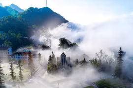 La iglesia de piedra, construida en 1895, ha sido restaurada y conservada intacta, convirtiéndose en una imagen por excelencia de Sapa. (Fuente: VNA)