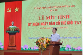 Le Thanh Dung, jefe del Departamento de Población y Planificación Familiar, dependiente del Ministerio de Salud, habla en el evento. (Fuente: VNA)