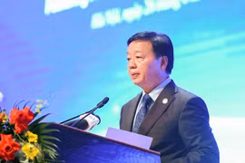 El viceprimer ministro vietnamita Tran Hong Ha habla en el evento. (Fuente: VNA)