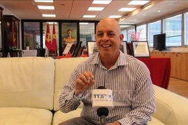 El presidente de la Asociación de Amistad Israel-Vietnam, Eyal Buvilski, en la entrevista. (Fuente: VNA)