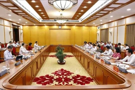 El presidente de la Asamblea Nacional de Vietnam, Tran Thanh Man, en un encuentro de trabajo con las autoridades del Comité Partidista de Lai Chau. (Fuente: VNA)