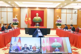 El secretario general del Comité Central del Partido Comunista de Vietnam, To Lam, sostuvo una llamada telefónica con el presidente del Partido Popular de Camboya y titular del Senado, Samdech Techo Hun Sen. (Fuente: VNA)