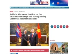 El periódico Khmer Times publicó un artículo titulado "Orgullosos de la posición de Vietnam en el ámbito internacional y el fortalecimiento de las relaciones entre Camboya y Vietnam" el 28 de agosto de 2025. (Fuente: VNA)