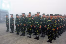 Oficiales y soldados del Ejército Popular de Laos llegan a Vietnam. (Fuente: VNA)