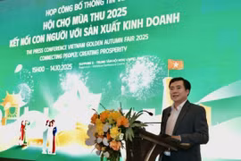 El viceministro de Industria y Comercio, Nguyen Sinh Nhat Tan, habla en el evento. (Fuente: VNA)