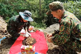 Acelerando la búsqueda de los restos de los soldados caídos en el frente de Vi Xuyen. (Foto: qdnd.vn)