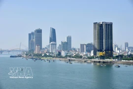 Muchas empresas privadas están invirtiendo en los sectores de servicios e inmobiliario en Da Nang. (Foto: VNA)