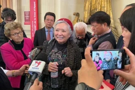 Hélène Luc siempre ha apoyado la batalla legal de Tran To Nga contra el Grupo Monsanto y varias otras empresas químicas que suministraron Agente Naranja (AO)/dioxina al ejército estadounidense durante la guerra de Vietnam. (Foto: VNA)