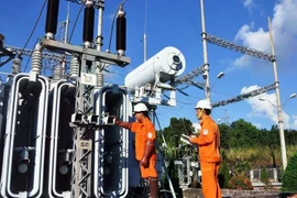 Supervisan la operación de obras de electricidad de 110 kV en provincias en Tay Nguyen (Altiplanicie Occidental). (Fuente: VNA)