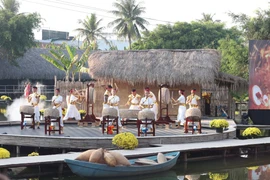 Tradiciones del Tet atraen a turistas al pueblo artesanal de Nha Trang