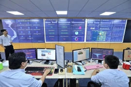 Vietnam se centra en invertir en el desarrollo de infraestructura de transformación digital, aplicando firmemente y siendo pionera en tecnologías digitales y datos digitales en todos los campos. (Fuente: VNA)