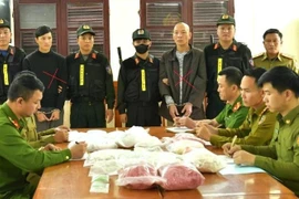 La Policía de la provincia de Quang Binh detiene a traficantes de drogas e incauta sustancias narcóticas. (Fuente: https://baophapluat.vn/)