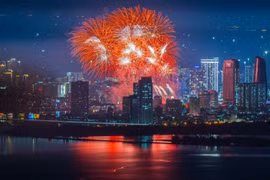 La belleza moderna de la ciudad de Da Nang durante el deslumbrante espectáculo de fuegos artificiales. (Foto: Internet)