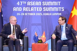 El primer ministro de Vietnam, Pham Minh Chinh, se reúne con su homólogo de Australia, Anthony Albanese. (Fuente: VNA)