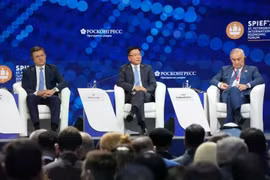 El viceprimer ministro vietnamita Le Thanh Long (centro) en el evento. (Fuente: VNA)