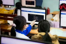 Khan Academy Vietnam ha sido aplicado ampliamente en escuelas de todo el país. (Foto: VOV)