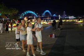 Turistas extranjeros en la ciudad de Da Nang. (Fuente: VNA)