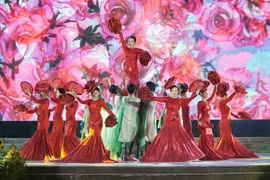 Una de las actividades artísticas en la inauguración del Festival. (Fuente: VNA)