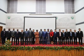 Los delegados de la conferencia toman una foto de recuerdo. (Fuente: VNA)