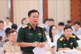 El subjefe del Departamento de Educación y Propaganda, Departamento General de Política del Ejército Popular de Vietnam, mayor general Tong Van Thanh, habla en el evento. (Fuente: VNA)