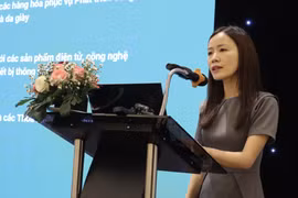 Le Thi Mai Anh, representante del Ministerio de Industria y Comercio, habla en el evento. (Fuente: VNA)
