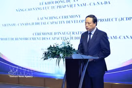 Le Tien, vicepresidente del Tribunal Supremo Popular de Vietnam, habla en el evento. (Fuente: VNA)