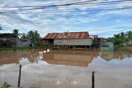 Unas 450 familias de la comuna de Ia Hiao, provincia de Gia Lai, quedaron aisladas debido a inundaciones localizadas tras las fuertes lluvias. (Fuente: VNA)