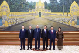 Dirigentes de alto nivel de Vietnam y Camboya en el evento. (Fuente: VNA)