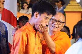 Ciudad de Can Tho honra tradición Khmer en ceremonia lunar anual