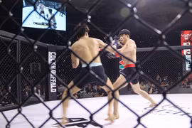 El combate entre Quang Van Minh (Vietnam) y Park Yeong Jun (Corea del Sur). (Fuente: VNA)