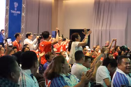 Aficionados vietnamita celebran la victoria de jugadores. (Fuente: VNA)