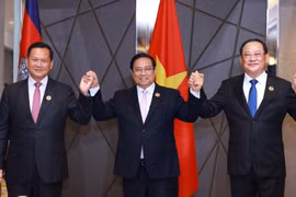 El primer ministro de Vietnam, Pham Minh Chinh, y sus homólogos de Camboya, Samdech Thipadei Hun Manet, y de Laos, Sonexay Siphandone, en Kuala Lumpur, Malasia. (Fuente: VNA)