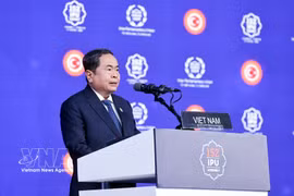 El presidente de la Asamblea Nacional de Vietnam, Tran Thanh Man, habla en el evento. (Fuente: VNA)