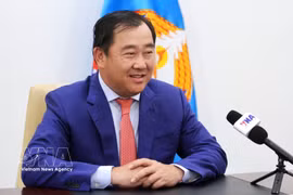 Suos Yara, primer jefe adjunto de la Comisión de Asuntos Exteriores y portavoz del Partido Popular de Camboya, en la entrevista. (Fuente: VNA)