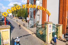 Parada de tranvía “Dong Xuan”. (Fuente: VNA)