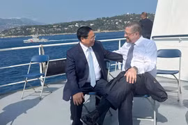 El primer ministro de Vietnam, Pham Minh Chinh, y el presidente de Costa Rica, Rodrigo Chaves. (Fuente: VNA)
