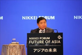 El viceprimer ministro de Vietnam, Nguyen Chi Dung, habla en la 30.ª edición del Foro Nikkei "El Futuro de Asia". (Fuente: VNA)