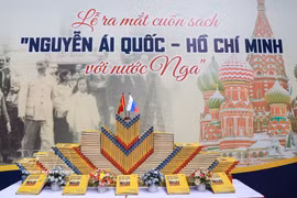 En el acto de presentación del libro bilingüe vietnamita-ruso “Nguyen Ai Quoc - Ho Chi Minh y Rusia”. (Fuente: VNA)