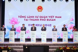 El secretario general del Partido Comunista de Vietnam, To Lam, y delegados en la inauguración. (Fuente: VNA)