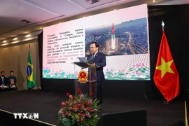 El embajador de Vietnam en Brasil, Bui Van Nghi, habla en el evento. (Fuente: Embajada vietnamita en Brasil/VNA)