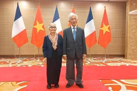 Los profesores vietnamitas-franceses Tran Thanh Van y Le Kim Ngoc. (Fuente: baochinhphu.vn)