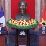 Líderes de Vietnam reciben al presidente francés en Hanoi
