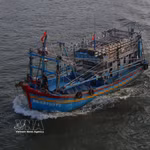 Embarcaciones entrando y saliendo del puerto fluvial de Doc (provincia de Ca Mau). (Foto: VNA)
