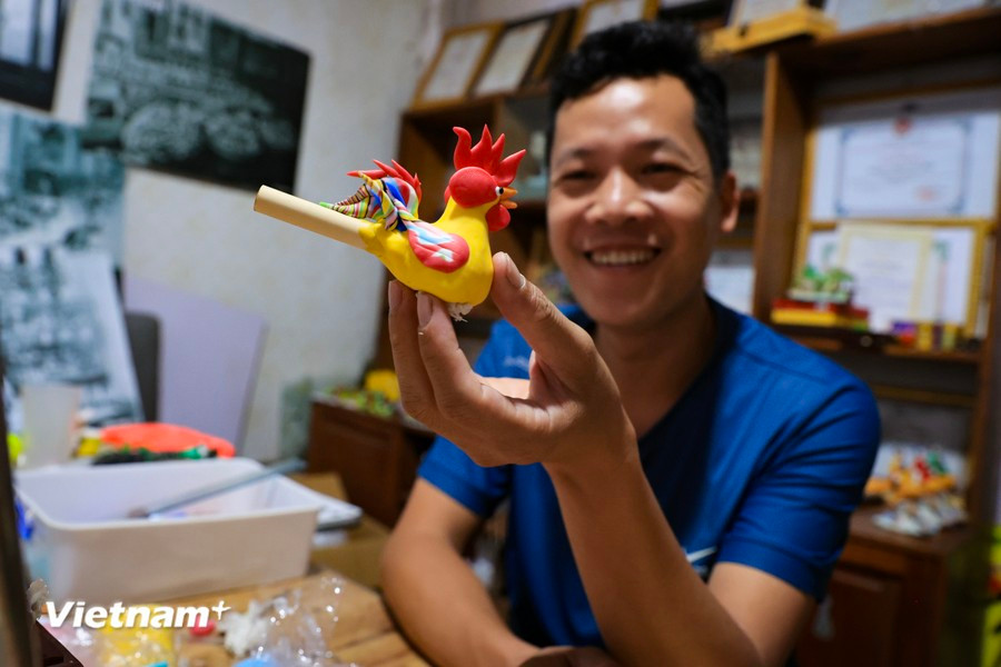 El trabajo de Dang Van Hau para preservar esta artesanía tradicional enfrentó a muchas dificultades, pero siempre el artista encontró una manera de superarlas. (Fuente: VNA)