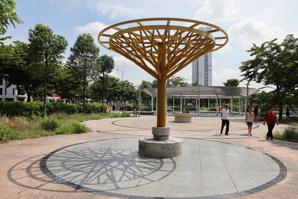 Los turistas visitan y exploran el Parque Astronómico. (Foto: Revista Vietnam)