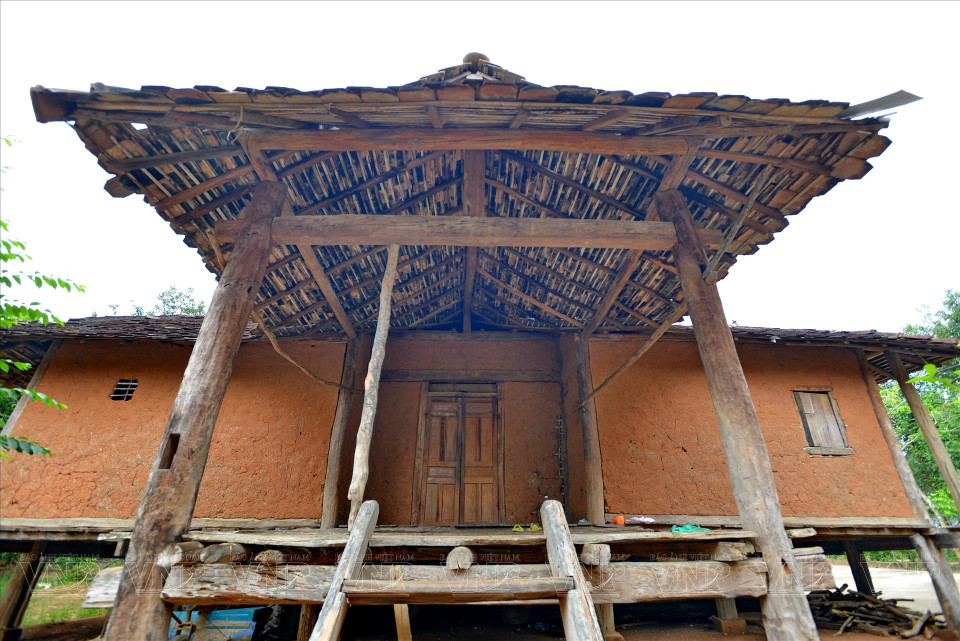 Casa Cho, un modelo típico en la arquitectura de palafitos del pueblo Ba Na. (Fuente:VNA)