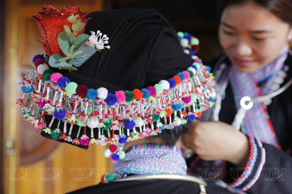 Las mujeres de la etnia Lao del distrito de Tam Duong, de la provincia de Lai Chau, usan este singular pañuelo. (Foto: Revista Vietnam)