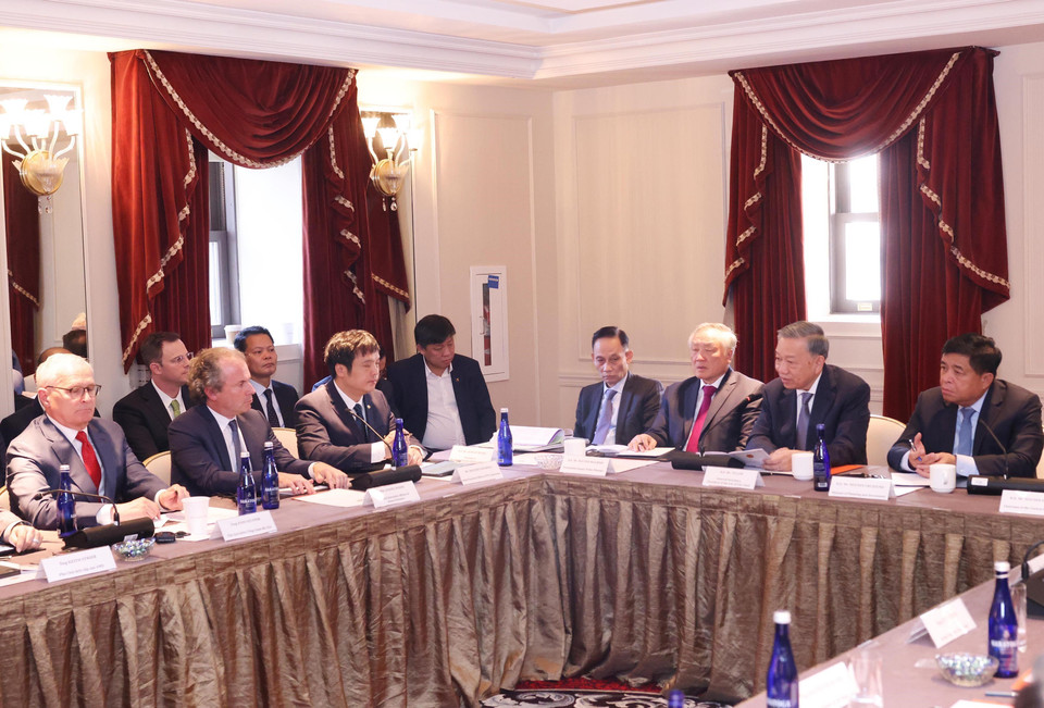 El secretario general del PCV y presidente del país, To Lam, intervino en el seminario sobre el fortalecimiento de la cooperación bilateral en el desarrollo de la industria de semiconductores y la inteligencia artificial. Foto: Lam Khanh - VNA